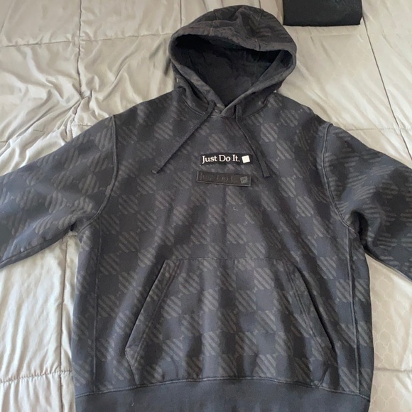 Nike Hoodie With Velcro ‘Just Do It’ Patch - Picture 1 of 3